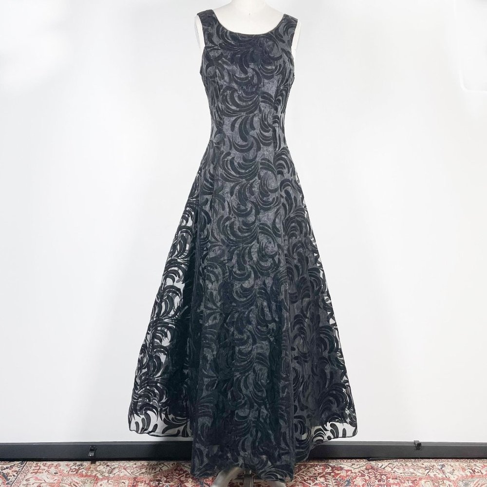 Vintage 1960s 1970s Black Velvet Detail Speed Fit & Flare Dress Womens size 6